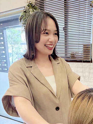 三宅 彩
